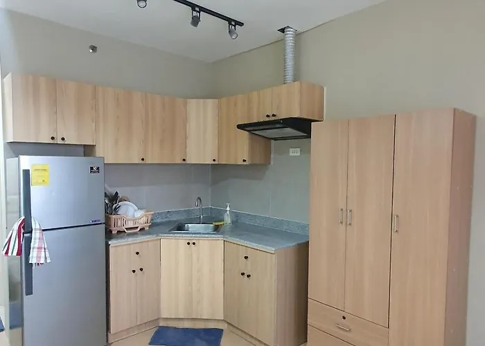 Unit With Balcony Avida It Park Apartment